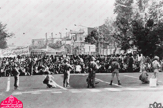 جوخه آتش در میدان ژاله | ۱۷ شهریور امکان آشتی با رژیم را از میان برداشت