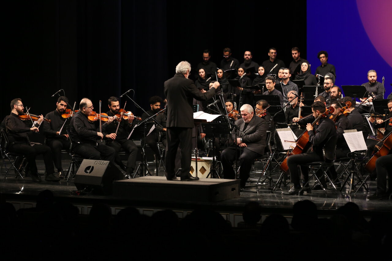 کنسرت «وداع» با صدای سراج در وحدت پیچید| عکسهای این اجرا را تماشا کنید