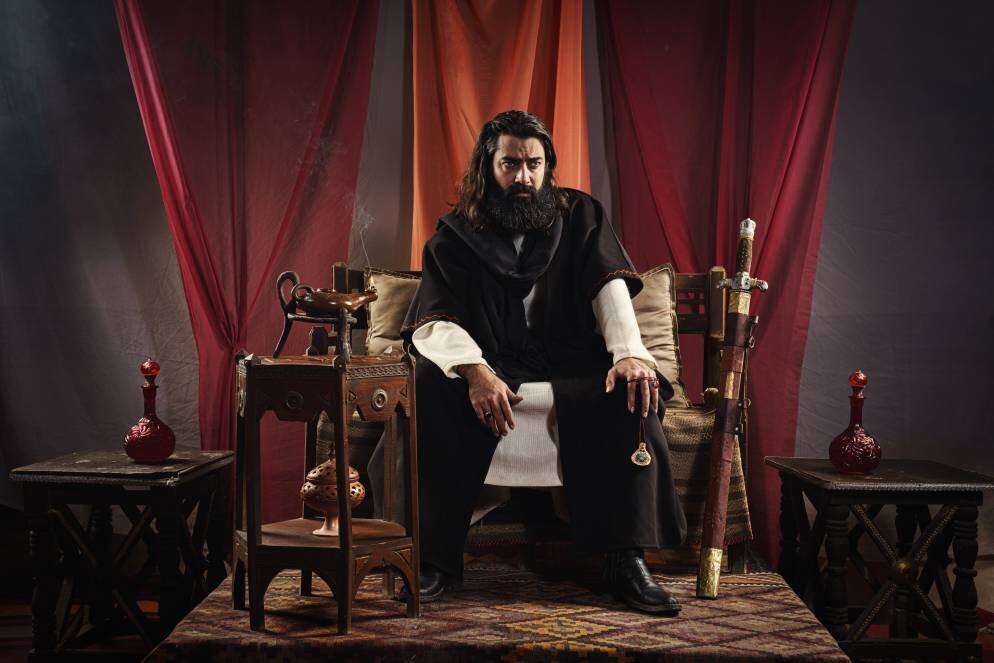 تصاویر بازیگر سریال یاغی در عشق کوفی | لاحول ولا قوه الا بالله گفتم و سوار اسب شدم
| من شیفته علی(ع) هستم اما...