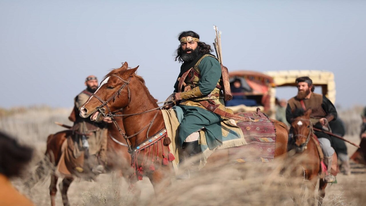 تصاویر بازیگر سریال یاغی در عشق کوفی | لاحول ولا قوه الا بالله گفتم و سوار اسب شدم
| من شیفته علی(ع) هستم اما...