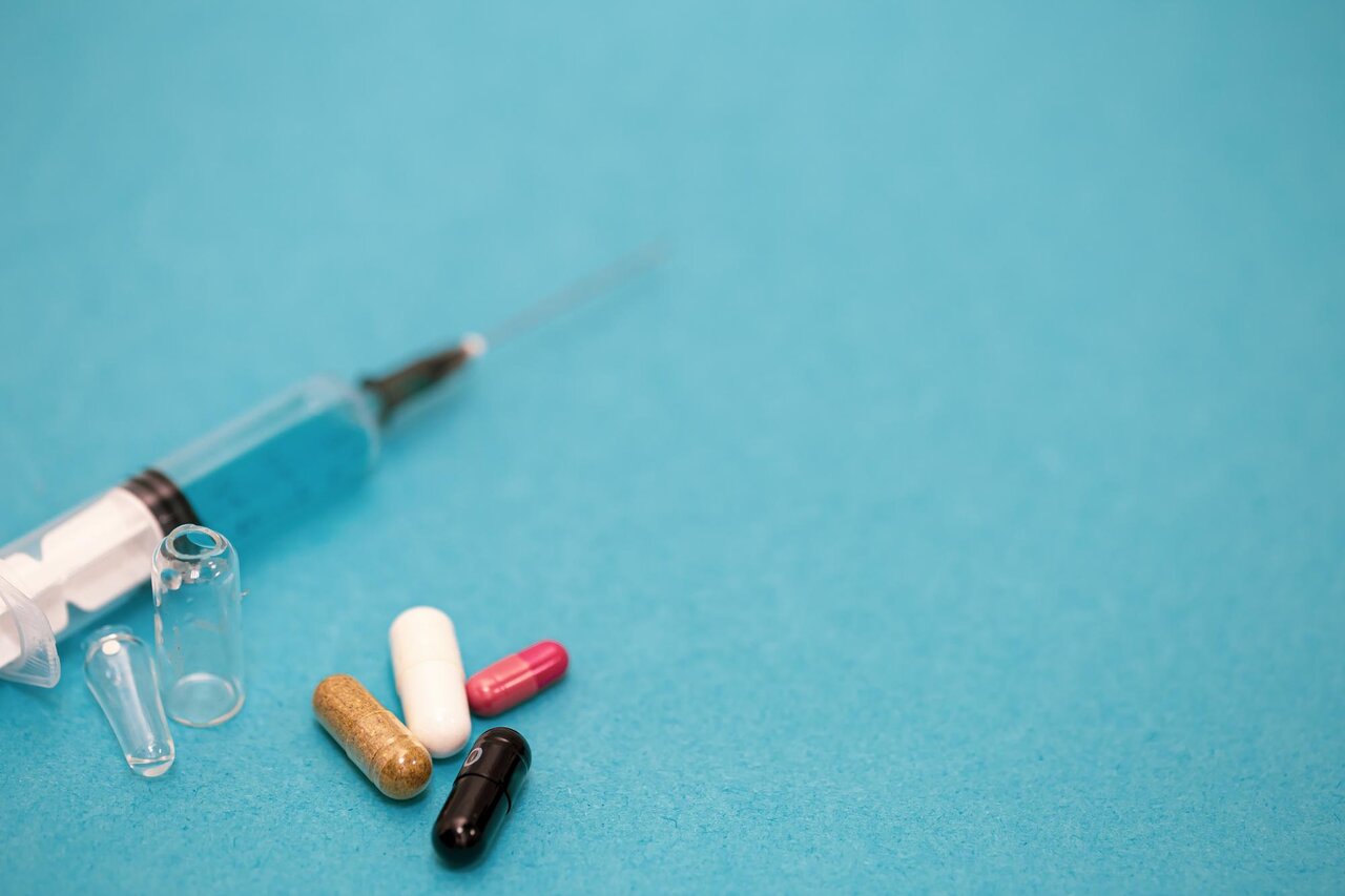 عوارض مصرف بیش از حد ویتامینها ؛ از نوروبیون تا ویتامین دی و سی