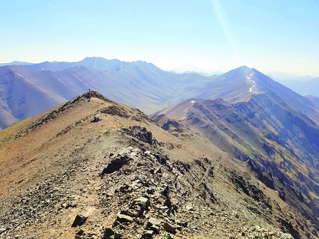 این قله ها با تهران فاصله چندانی ندارند|اینجا باید دست به عصا شوید