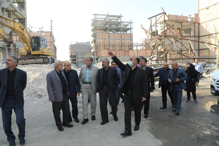 بازدید چند نماینده مجلس از رفع تخلفهای منطقه ۱۹ | فرهادی: ۸۰ درصد ساخت و سازهای چند دهه گذشته غیرمجاز بود