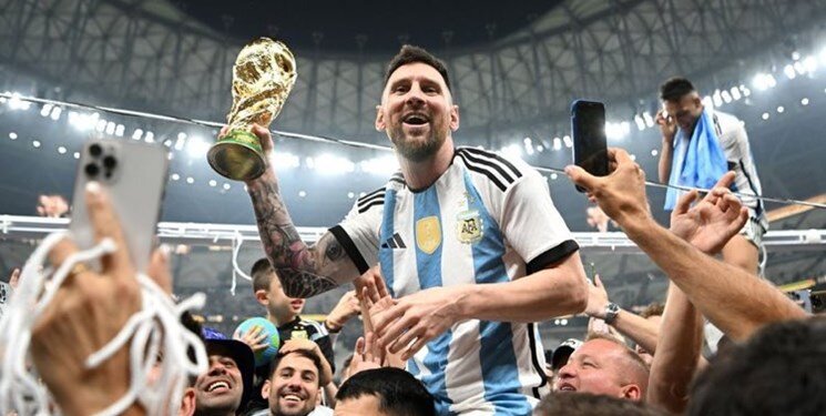 مسی برنده هشتمین توپ طلا! | اگر تردید دارید دستاوردهای این فصل اعجوبه آرژانتینی را ببینید