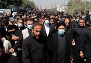 ببینید | پیاده‌روی رئیس‌ جمهور در جمع راهپیمایان جاماندگان اربعین حسینی (ع) در بیرجند