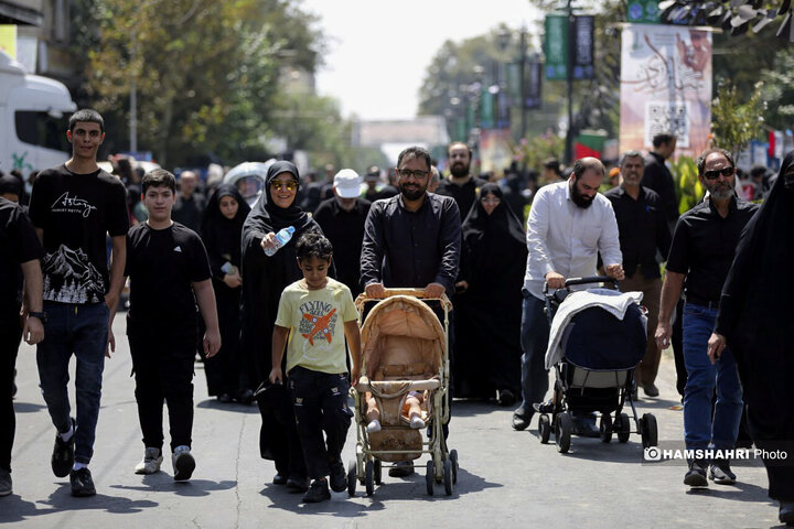پیاده روی جاماندگان اربعین حسینی در تهران