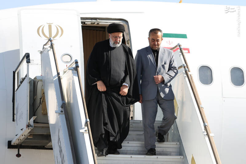 تصاویر | حضور رئیسی در جمع سوگواران اربعین حسینی در بیرجند