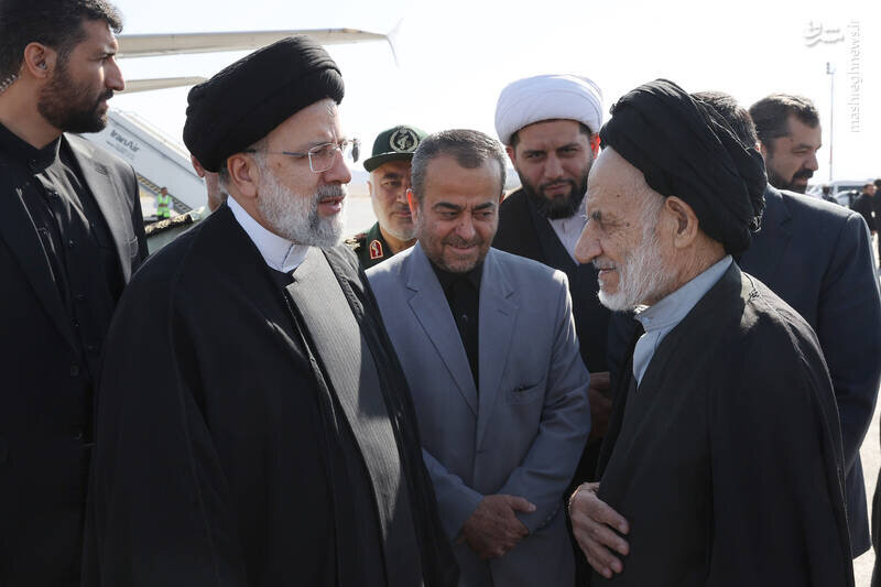 تصاویر | حضور رئیسی در جمع سوگواران اربعین حسینی در بیرجند