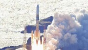 تصاویری از لحظه پرتاب موشک ژاپنی به فضا | آغاز راهی سخت برای فرود بر روی ماه