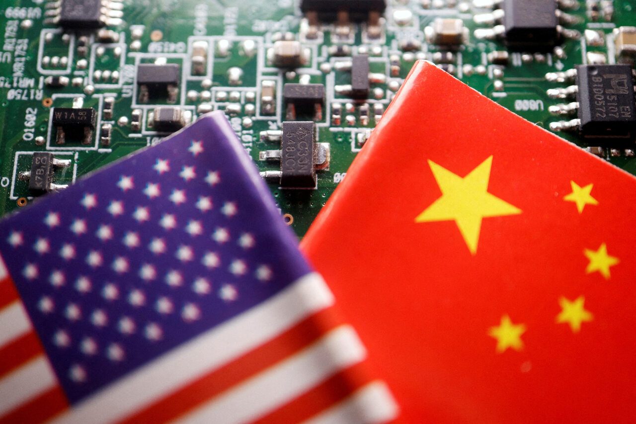 ضربه چین به آمریکا |  اپل ۲۰۰ میلیارد دلار از دست داد!