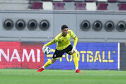 کارت زرد به بیرانوند در آغاز بازی با قطر