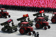 تصاویر عجیب تراکتور راکت‌انداز در کره شمالی! | حضور متفاوت دختر کیم جونگ اون در رزمایش