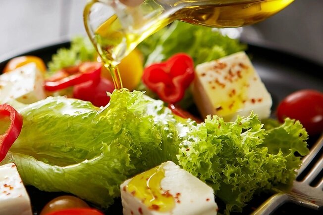 برای سلامت قلب چه بخوریم؟ | ۱۶ خوراکی سالم برای حفظ سلامت قلب | بهترین نوشیدنی برای تقویت قلب را بشناسید