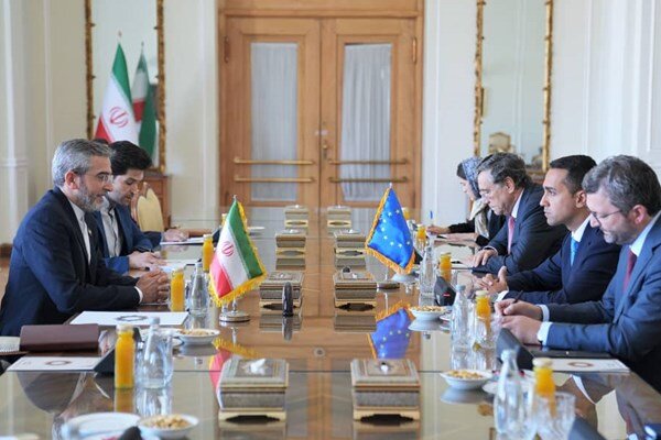 باقری در دیدار نماینده ویژه اتحادیه اروپا: از ابتکارات اروپا استقبال میکنیم