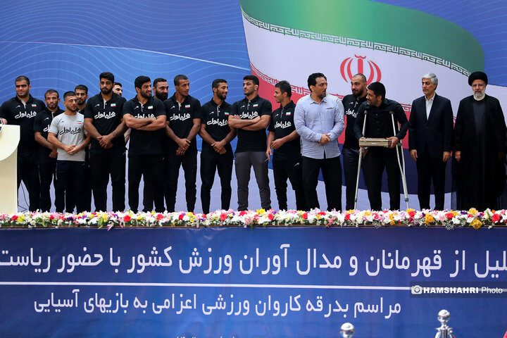 تجلیل از قهرمانان و مدال آوران ورزش با حضور رئیس جمهور
