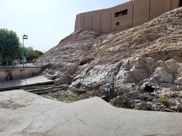 تصاویر | چشمه هفتهزارساله تهران کامل خشک شد