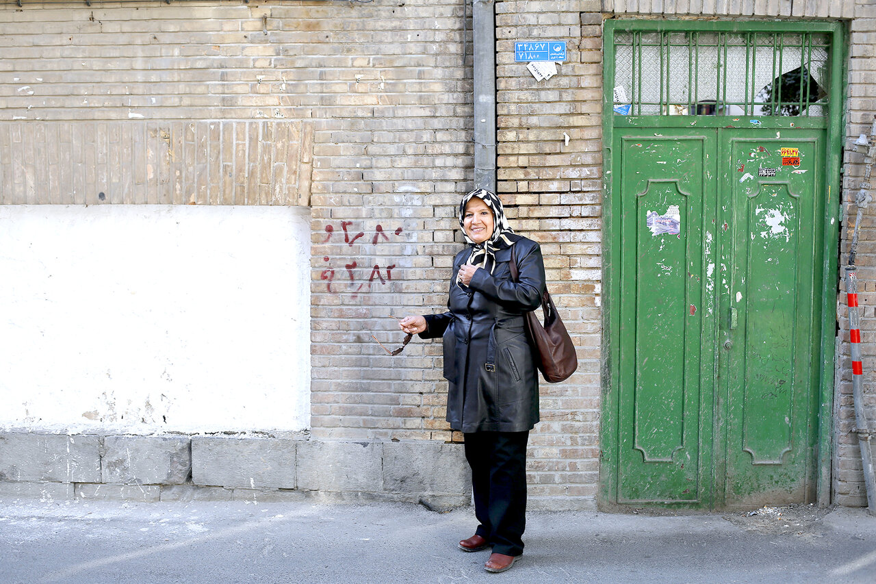 همراهی با «شهین تسلیمی» در حسنآباد | کو، کجاست کوچههای خاطره؟