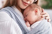 زیاد در آغوش گرفتن نوزاد خوب است یا بد؟