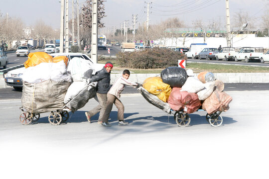 باری که به دوش کودکان میافتد