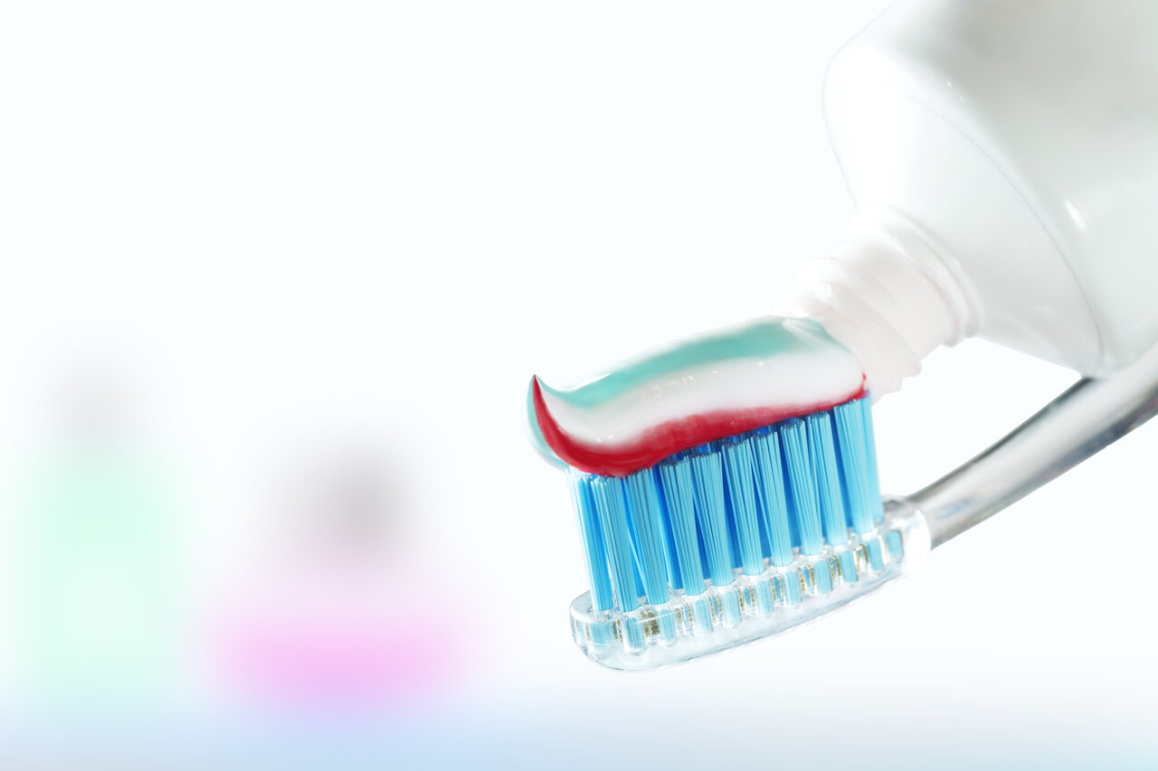 مسواک - خمیردندان - خمیر دندان - toothpaste