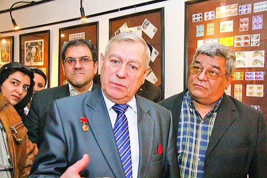 مسافری از فضا در میدان گمرک