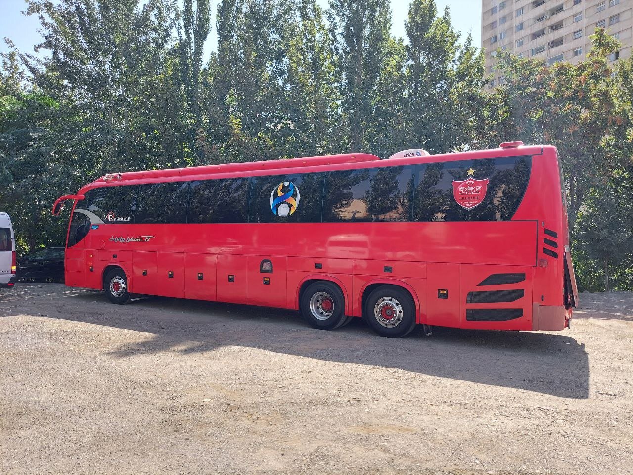 تصاویری از اتوبوس‌های اختصاصی پرسپولیس و النصر برای تردد در سطح شهر