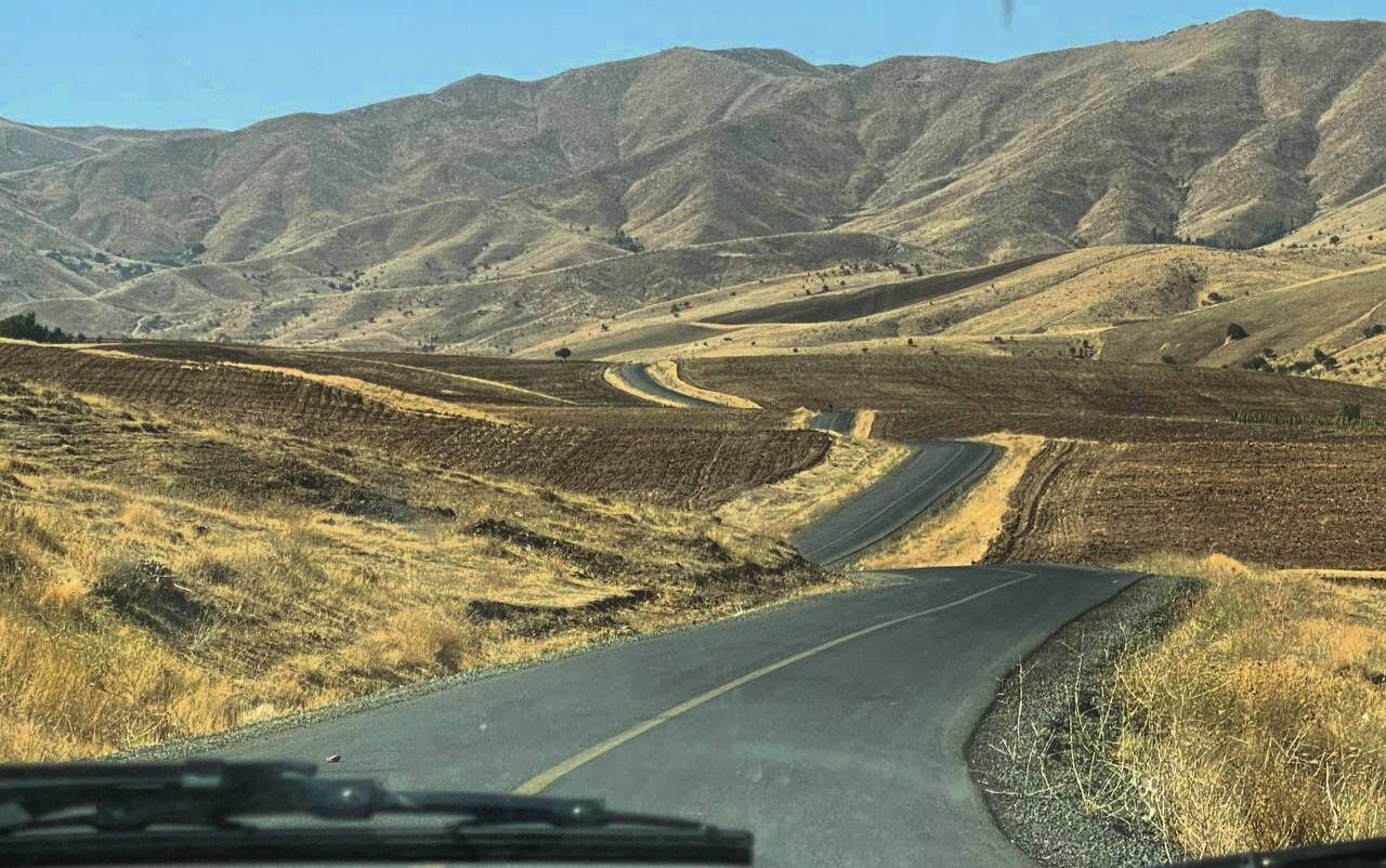 تصاویر ؛ سقز شلوغ نشد و نمیشود! | روایت میدانی از ۲۵ شهریور در سقز؛ کوکتل مولوتوف تمام شد؛ بفرمائید شربت! | تماسهای از دست رفته از No Caller ID