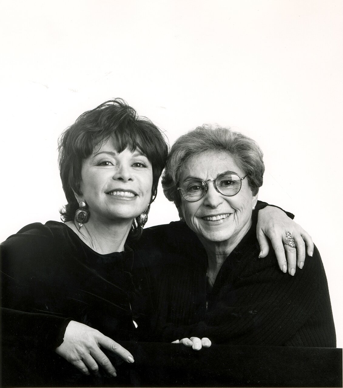 مرگ دختر خانم نویسنده الهامبخش او شد | دوست ندارم از شر این غموغصه خلاص شوم