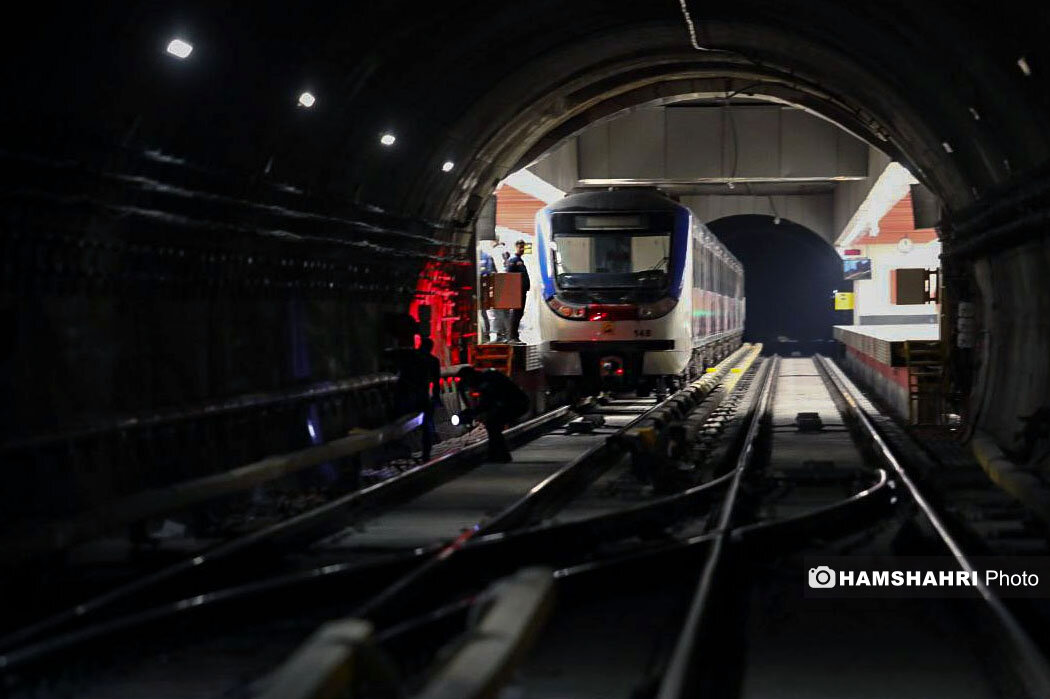 تست گرم خط ۶ مترو با حرکت اولین قطار بدون مسافر