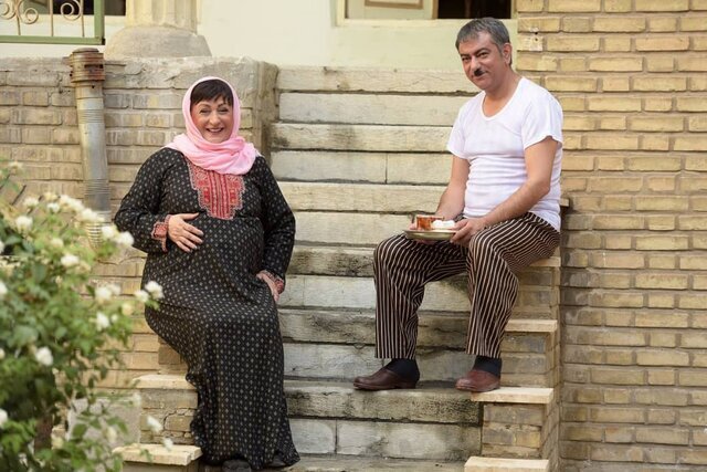 تصاویر | فیلم جدید علی انصاریان!؛ چرا نوه ها هرکاری دلشون بخواد می کنن! | «هولیا» از فردا اکران میشود