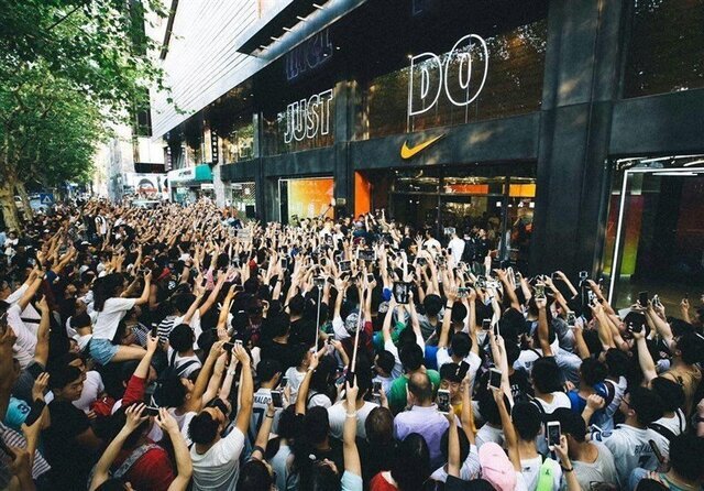 زیر و بم عشق آتشین به رونالدو چه بود؟|نوجوانان دنبال هویت بودند یا جو زده شدند