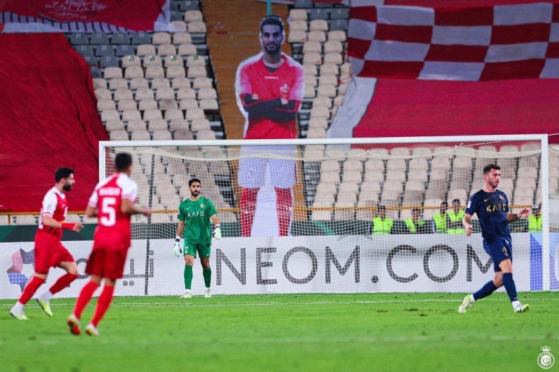 عکس | تنها بازیکن النصر که چمن آزادی او را اذیت نکرد! 