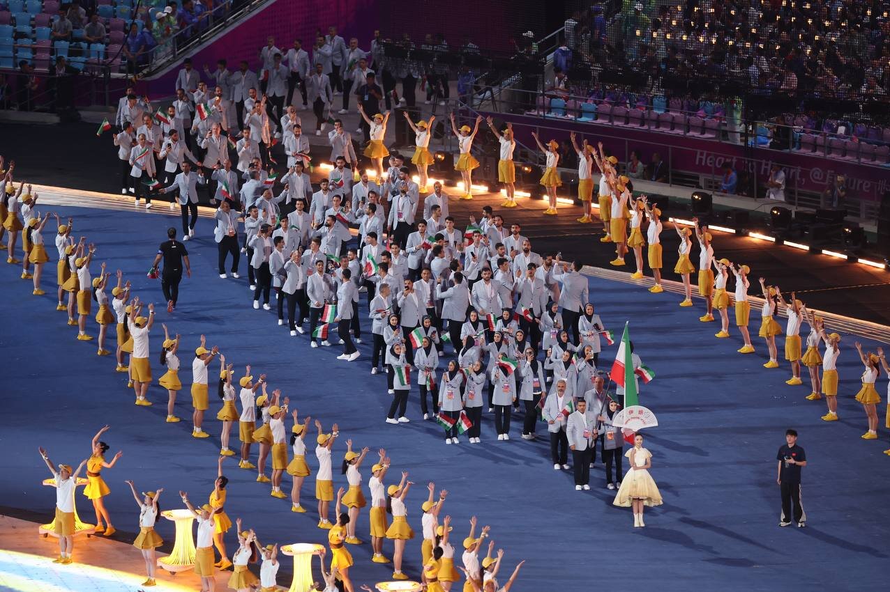 رژه کاروان ایران در افتتاحیه بازیهای آسیایی هانگژو