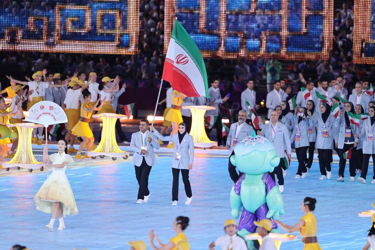 رژه کاروان ایران در افتتاحیه بازی‌های آسیایی هانگژو