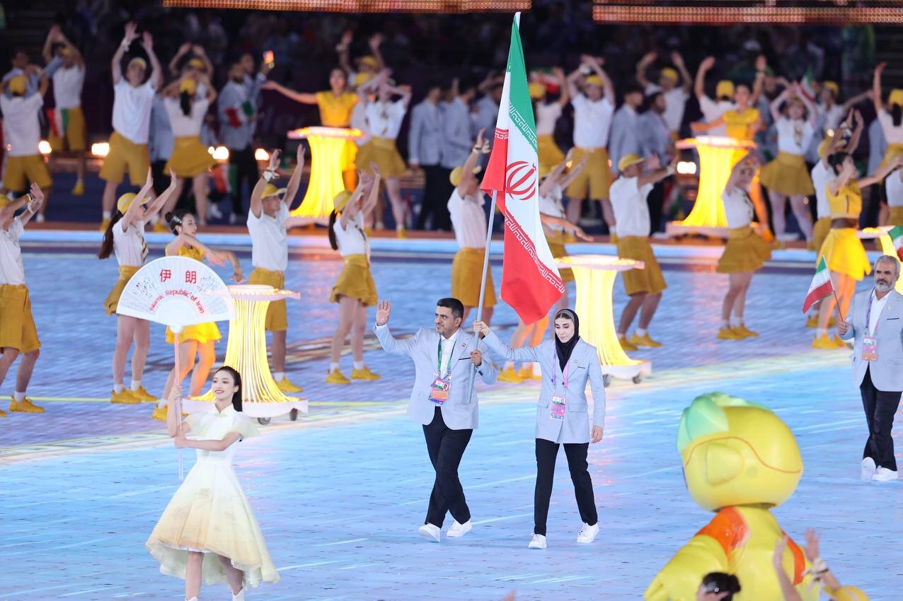 رژه کاروان ایران در افتتاحیه بازیهای آسیایی هانگژو