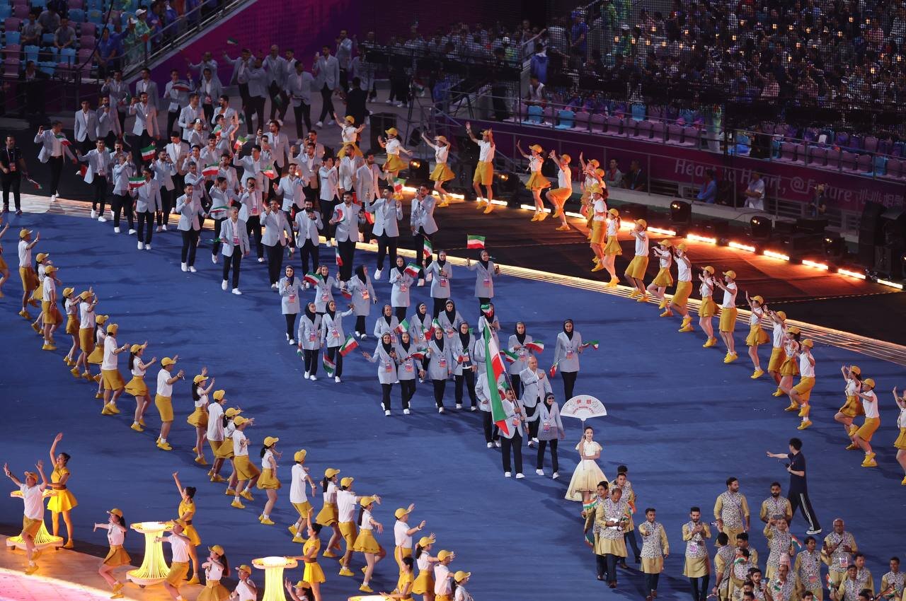 رژه کاروان ایران در افتتاحیه بازی‌های آسیایی هانگژو