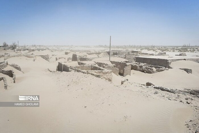 یک استان بزرگ ایران در حال مدفون شدن است | ببینید بدعهدی کشور همسایه چه بلایی بر سر این استان آورد | شهری که ۷ سال پیاپی آلودهترین شهر کشور شد