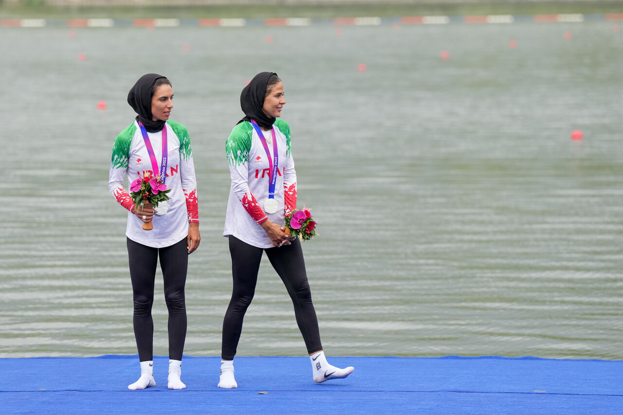 قایقرانی زنان