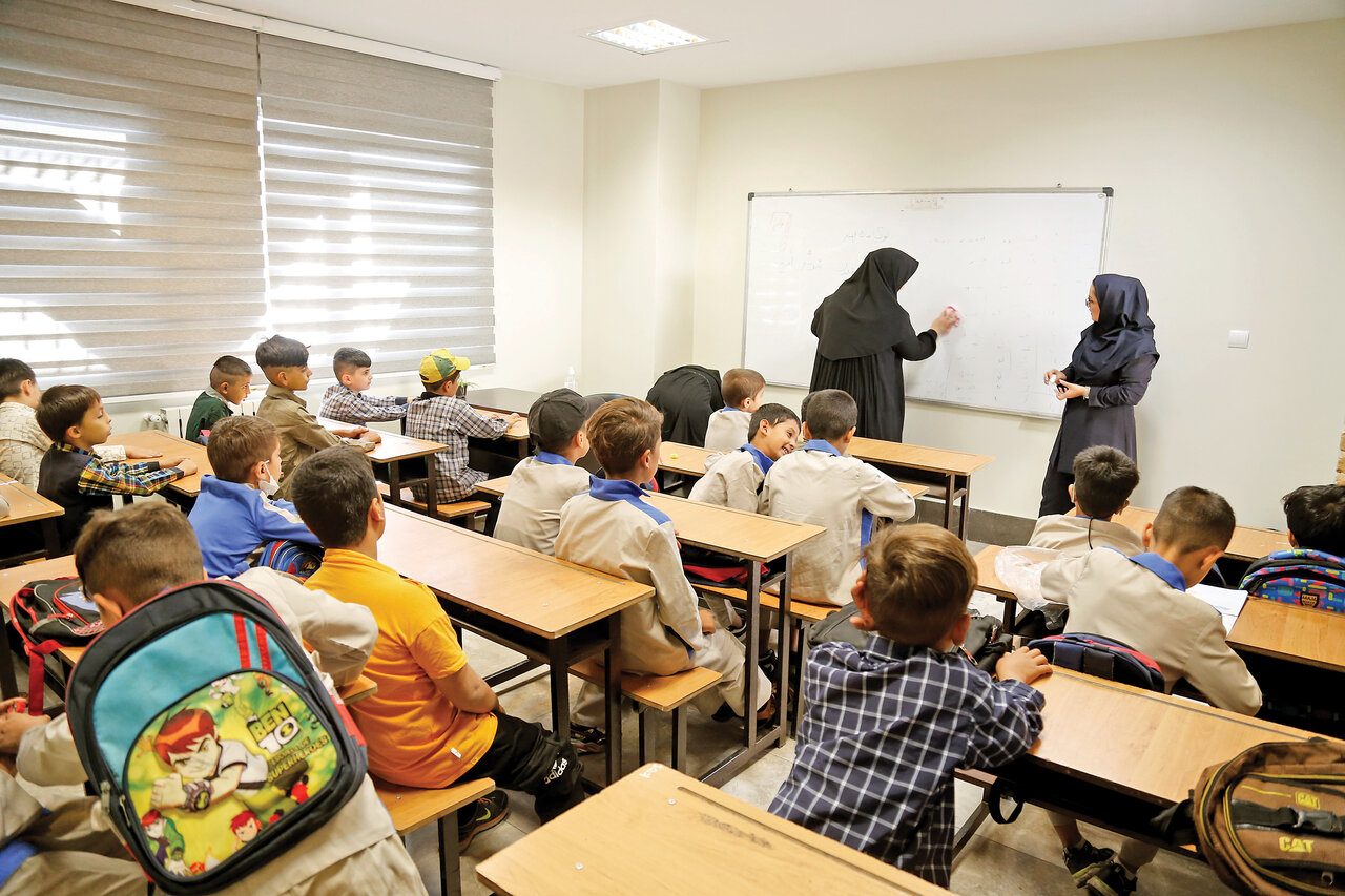 اینجا درس از نان شب واجب تر است | یک روز با کودکان کار و مهاجر که درس را رها نکردند