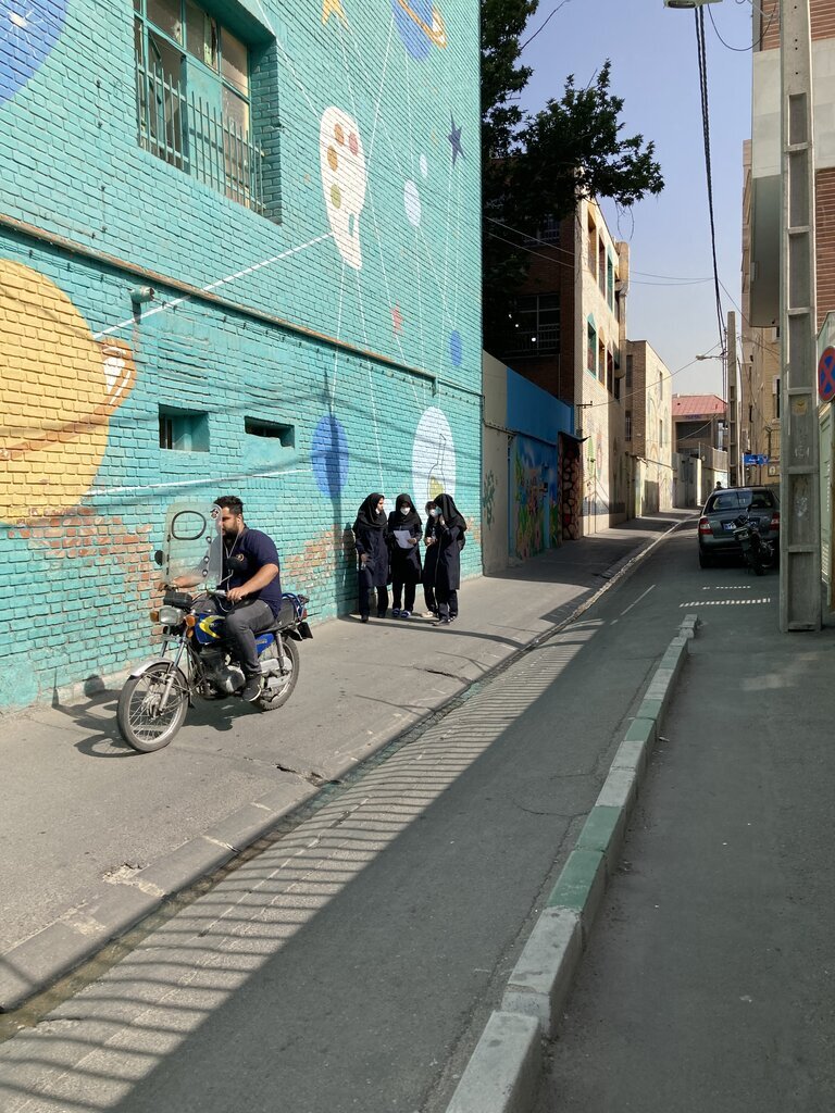 متفاوتترین کوچه تهران کجاست؟ | اینجا فقط صدای دانشآموزان شنیده میشود