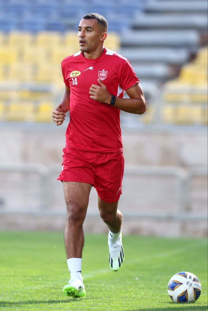 تصاویر برخورد خاص بیرانوند و پرسپولیسیها با مهاجم سوئدی برای اولین بار