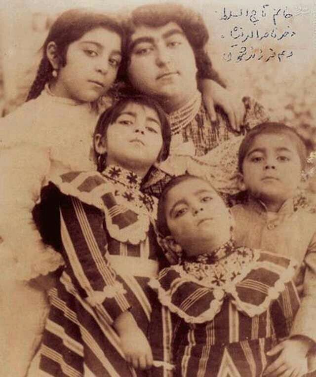دختر ناصرالدین شاه و فرزندانش
