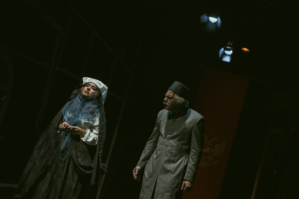 وقتی سرکنسول راضی نمیشود فرزند معلولش را برای شفا به امام رضا(ع) ببرد