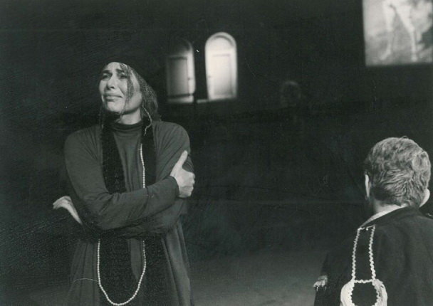 این دیگر کیست!؟ من با چه کسی ازدواج کردهام!؟ | یک رستوران باز کردیم فقط ناهار میدادیم اما شد پاتوق ... | رضا کیانیان هم بعد سالها به صحنه برگشت