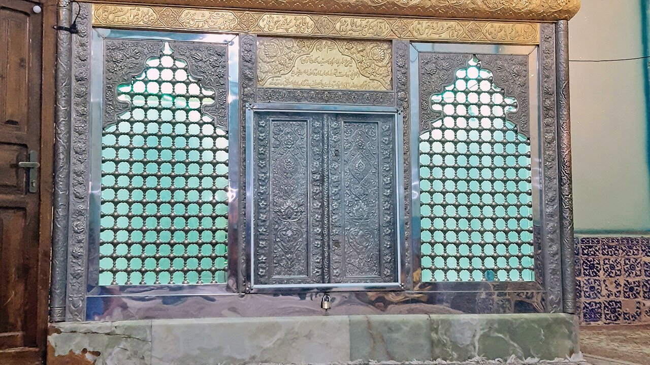 زیارت یادگاران امامت و نبوت در قلب تهران