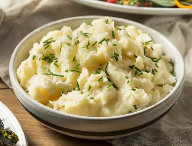 برای درد معده چه باید خورد ؟ ؛ ۶ خوراکی آرامبخش برای درد معده | این غذاها درد و مشکلات شکمی را افزایش میدهند