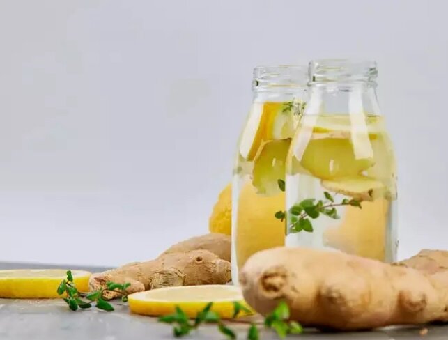 برای درد معده چه باید خورد ؟ ؛ ۶ خوراکی آرامبخش برای درد معده | این غذاها درد و مشکلات شکمی را افزایش میدهند