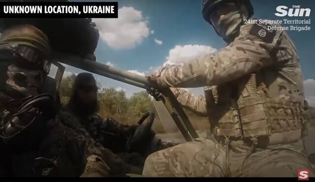 عکس |  برچسب «لا اله الا الله» روی لباس سربازان اوکراینی! | داعشی‌ها در کنار اوکراینی‌ها می جنگند؟