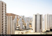 پرونده مسکن مهر پرند بسته شد ؛ مالکان کلید خانه‌شان را از رئیسی گرفتند | افتتاح ۴۳۸۰ واحد مسکن مهر در تهران