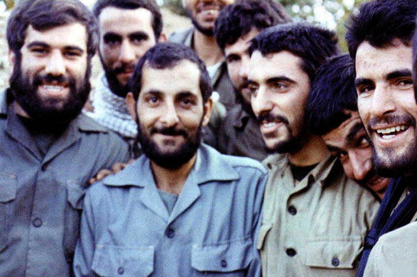 آقا مهدی از زبان آقاکیشی؛ قهرمان این داستان خیلی آدم حسابی است! | از قطع حقوق به خاطر نقص در پرونده تا حمام با یک بطری آب | وقتی تسلیم دستور خودش شد